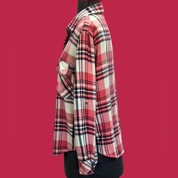 Sanctuary Boyfriend Flannel Snap Close Pink White and Navy Plaid Shirt S… - Picture 3 of 7